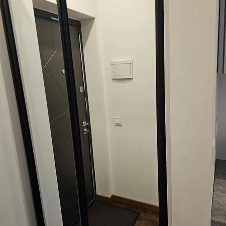 Modern Near Old Town & River In Center