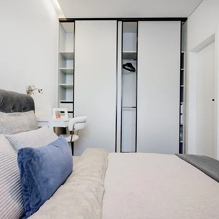 Modern Near Old Town & River In Center Апартаменты *