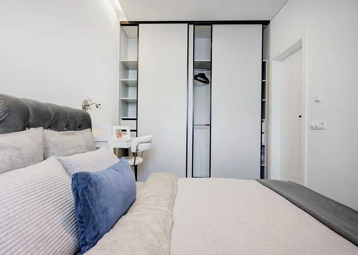 Modern Near Old Town & River In Center Lejlighed *