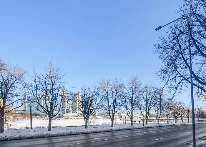 Modern Near Old Town & River In Center *