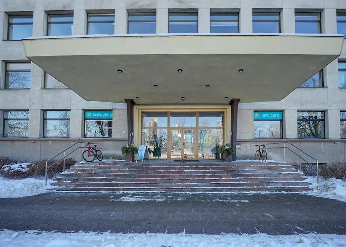 Modern Near Old Town & River In Center