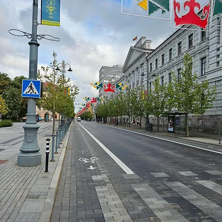 Modern Near Old Town & River In Center *